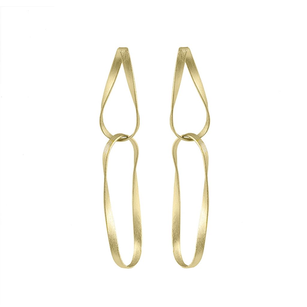 Jorge Revilla's gold jewelry collection